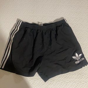 Men Adidas shorts in great condition, size extra large
